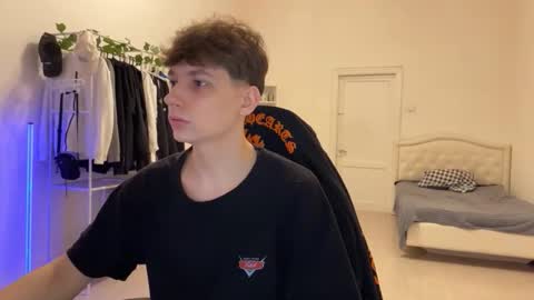 Thomas Hill online show from November 28, 7:27 pm