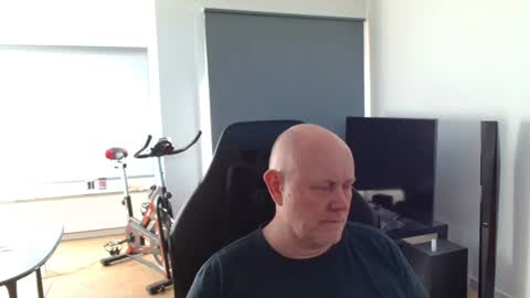 Snapshot of thomas806035 chatting on June 20, 6:22 pm thomas806035 online show from June 20, 6:22 pm
