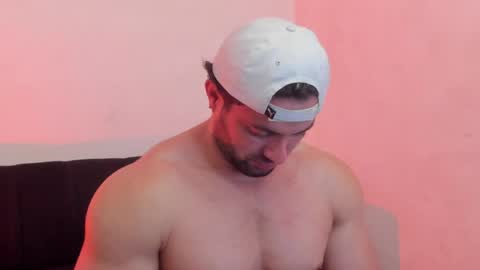 Snapshot of thomas_brandon chatting on April 25, 1:08 am Thomas Brandon online show from April 25, 1:08 am