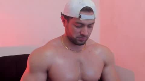 Snapshot of thomas_brandon chatting on May 3, 9:48 am Thomas Brandon online show from May 3, 9:48 am