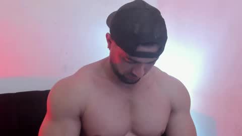 Snapshot of thomas_brandon chatting on May 8, 10:20 am Thomas Brandon online show from May 8, 10:20 am