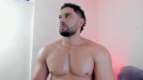 Snapshot of thomas_brandon chatting on July 12, 9:17 pm Thomas Brandon online show from July 12, 9:17 pm