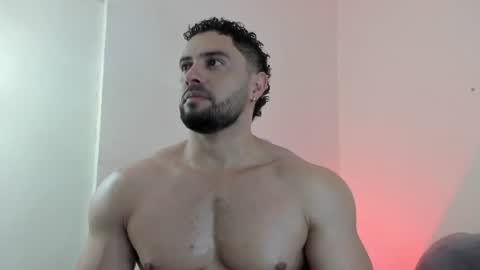 Snapshot of thomas_brandon chatting on July 13, 10:01 pm Thomas Brandon online show from July 13, 10:01 pm
