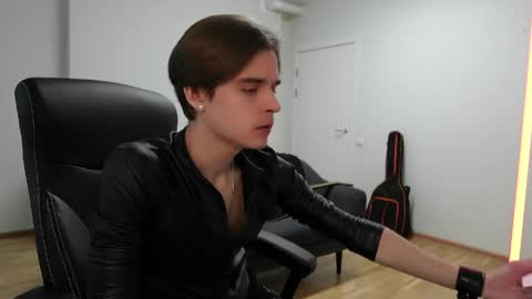 Snapshot of thomas_brons chatting on May 31, 5:48 am THOMAS BRONS online show from May 31, 5:48 am
