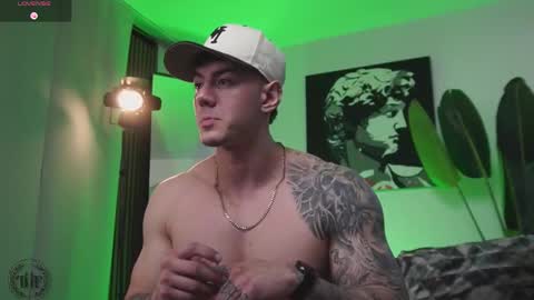 Thomas Falcon online show from February 3, 8:03 pm