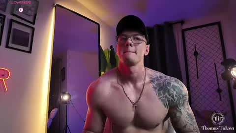 Snapshot of thomas_falcon1 chatting on June 9, 12:33 am Thomas Falcon online show from June 9, 12:33 am
