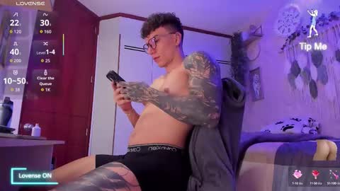 Thomas Grey online show from September 12, 10:59 am