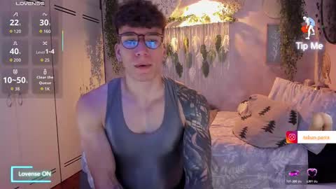 Thomas Grey online show from November 30, 3:43 am