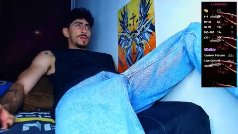 Snapshot of thomas_ks11 chatting on November 23, 2:11 am thomas_ks11 online show from November 23, 2:11 am