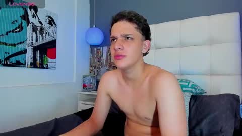 Snapshot of thomas_may4rs chatting on January 12, 7:53 am ---Thomas--- online show from January 12, 7:53 am