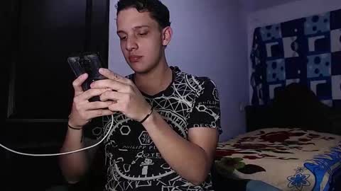 Snapshot of thomas_may4rs chatting on November 1, 12:23 am ---Thomas--- online show from November 1, 12:23 am