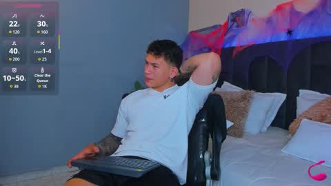 Thomas online show from October 25, 12:23 pm