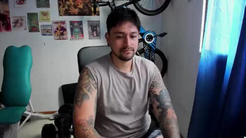 Snapshot of thomas_rol chatting on November 27, 4:53 pm Thomas online show from November 27, 4:53 pm