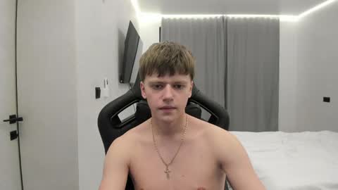 Snapshot of thomas_shelbivip chatting on March 23, 7:29 pm Tomas online show from March 23, 7:29 pm