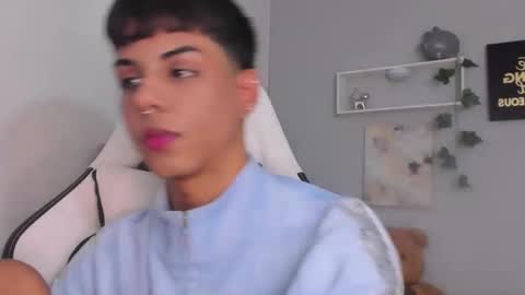 Thomas online show from November 15, 3:26 am