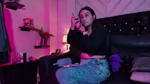 thomasandsamantha online show from February 26, 12:59 pm