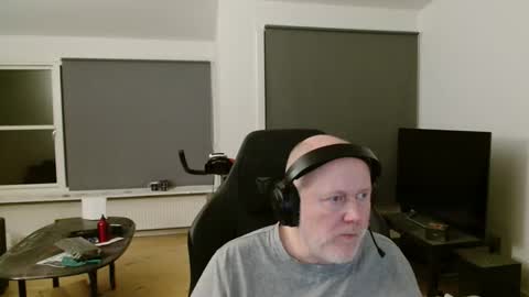 thomash32 online show from November 11, 7:36 pm