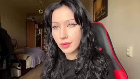 Snapshot of thomasinakettl chatting on May 22, 6:31 am Marry online show from May 22, 6:31 am