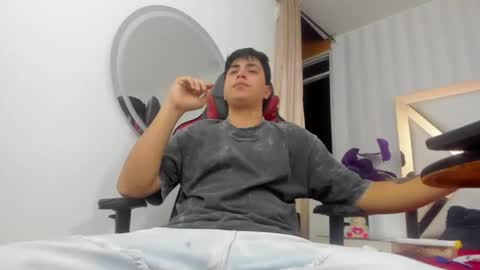 thomasthund online show from January 14, 3:01 am