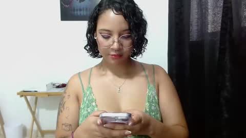 thompson ari online show from May 5, 4:59 pm