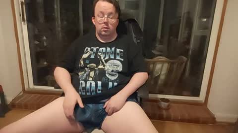 Snapshot of thomsam88 chatting on June 17, 2:47 am Thomsam88 check out my bio for loads of hot videos mmmmmmmmmm online show from June 17, 2:47 am