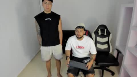 thomson_hot01 online show from February 26, 5:50 am