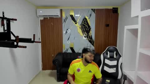 thomson_hot01 online show from March 11, 6:08 am