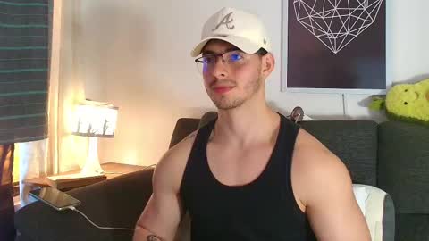 Snapshot of thomylov chatting on February 7, 3:05 pm thomylov online show from February 7, 3:05 pm