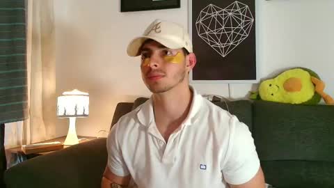 Snapshot of thomylov chatting on February 10, 12:53 pm thomylov online show from February 10, 12:53 pm