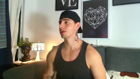 Snapshot of thomylov chatting on March 14, 9:04 am thomylov online show from March 14, 9:04 am