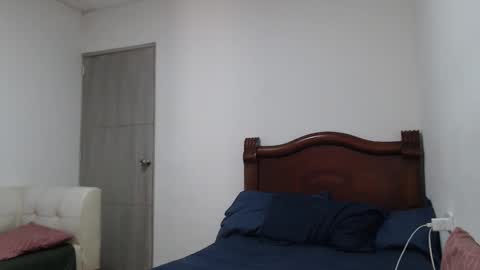 thonyy online show from November 8, 3:45 pm