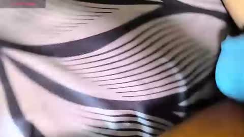 Snapshot of thonyxxx_ chatting on July 2, 3:45 am thonyxxx_ online show from July 2, 3:45 am