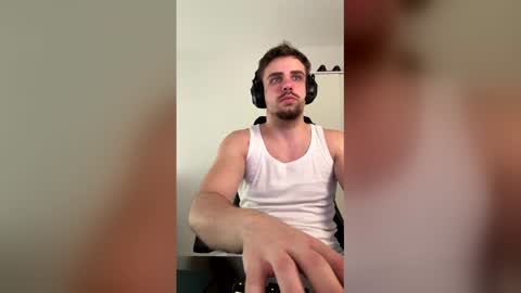 Snapshot of thorodinson03 chatting on March 28, 9:09 am thorodinson03 online show from March 28, 9:09 am