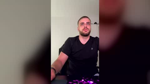 Snapshot of thorodinson03 chatting on June 12, 4:17 pm thorodinson03 online show from June 12, 4:17 pm