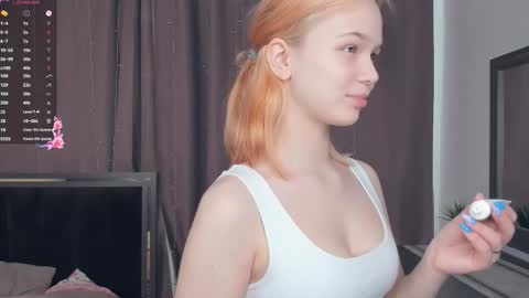 Snapshot of thousand_desires chatting on March 14, 10:32 am Lynn online show from March 14, 10:32 am