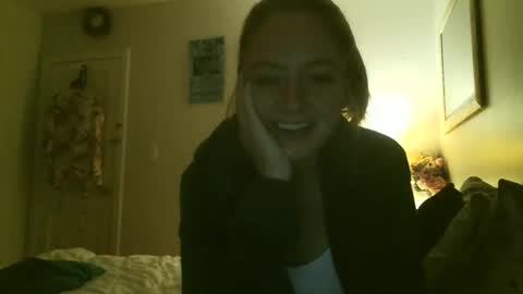 Snapshot of throatbabi34 chatting on September 23, 4:04 am throatbabi34 online show from September 23, 4:04 am