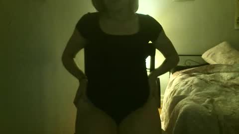 Snapshot of throatbabi34 chatting on October 22, 1:22 pm throatbabi34 online show from October 22, 1:22 pm