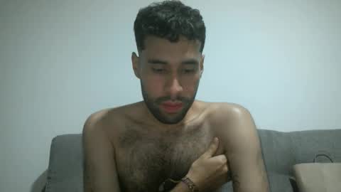 Snapshot of throwawayyourgun chatting on February 26, 10:09 pm Luka online show from February 26, 10:09 pm