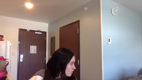 Snapshot of thsdikhitanglz chatting on February 24, 3:43 pm thsdikhitanglz online show from February 24, 3:43 pm