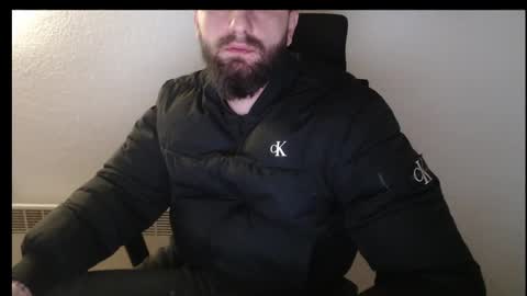 Snapshot of thug__ chatting on December 8, 5:50 am HugeJuicy online show from December 8, 5:50 am