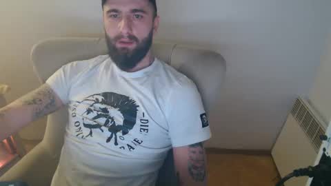 Snapshot of thug__ chatting on December 14, 3:29 am HugeJuicy online show from December 14, 3:29 am