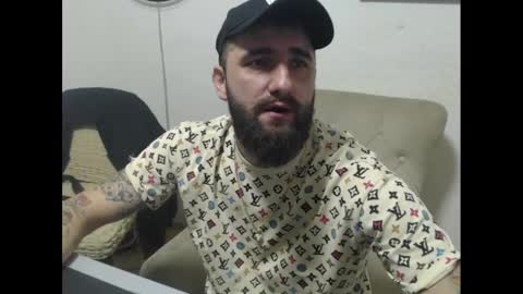 Snapshot of thug__ chatting on December 19, 2:56 am HugeJuicy online show from December 19, 2:56 am