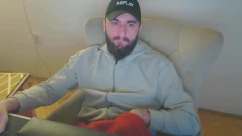 Snapshot of thug__ chatting on December 23, 3:07 am HugeJuicy online show from December 23, 3:07 am