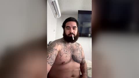 Snapshot of thugnasty512 chatting on February 9, 12:25 am thugnasty512 online show from February 9, 12:25 am