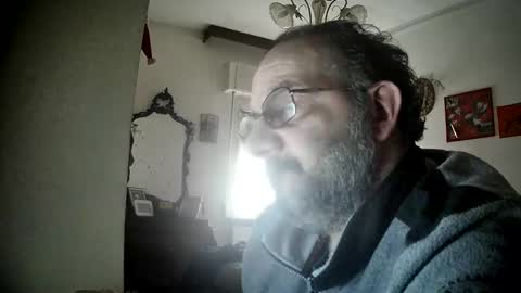 Snapshot of thunderflash73 chatting on February 17, 7:37 am Little Wolf online show from February 17, 7:37 am