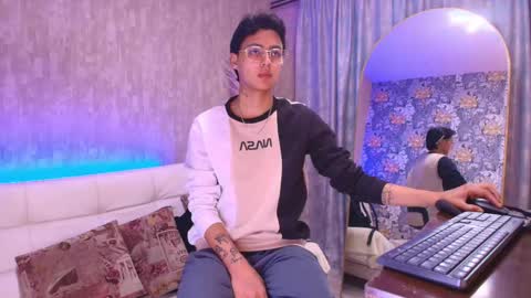   online show from May 11, 3:23 am