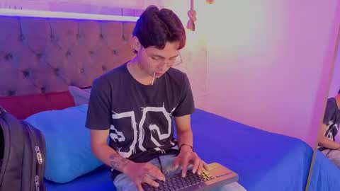   online show from May 22, 4:08 am