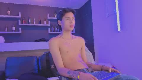 Snapshot of tian_sex chatting on June 30, 7:48 pm online show from June 30, 7:48 pm