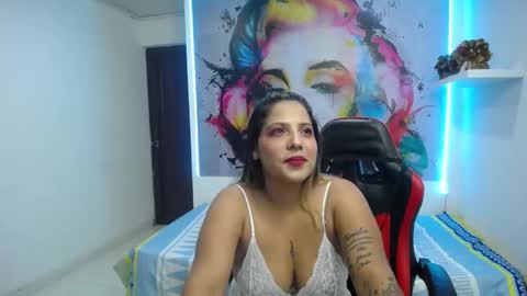 Snapshot of tiana_breeze chatting on October 13, 12:32 am tiana_breeze online show from October 13, 12:32 am