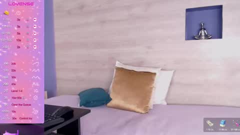 Snapshot of tiana_glow chatting on February 9, 9:28 pm tihana online show from February 9, 9:28 pm